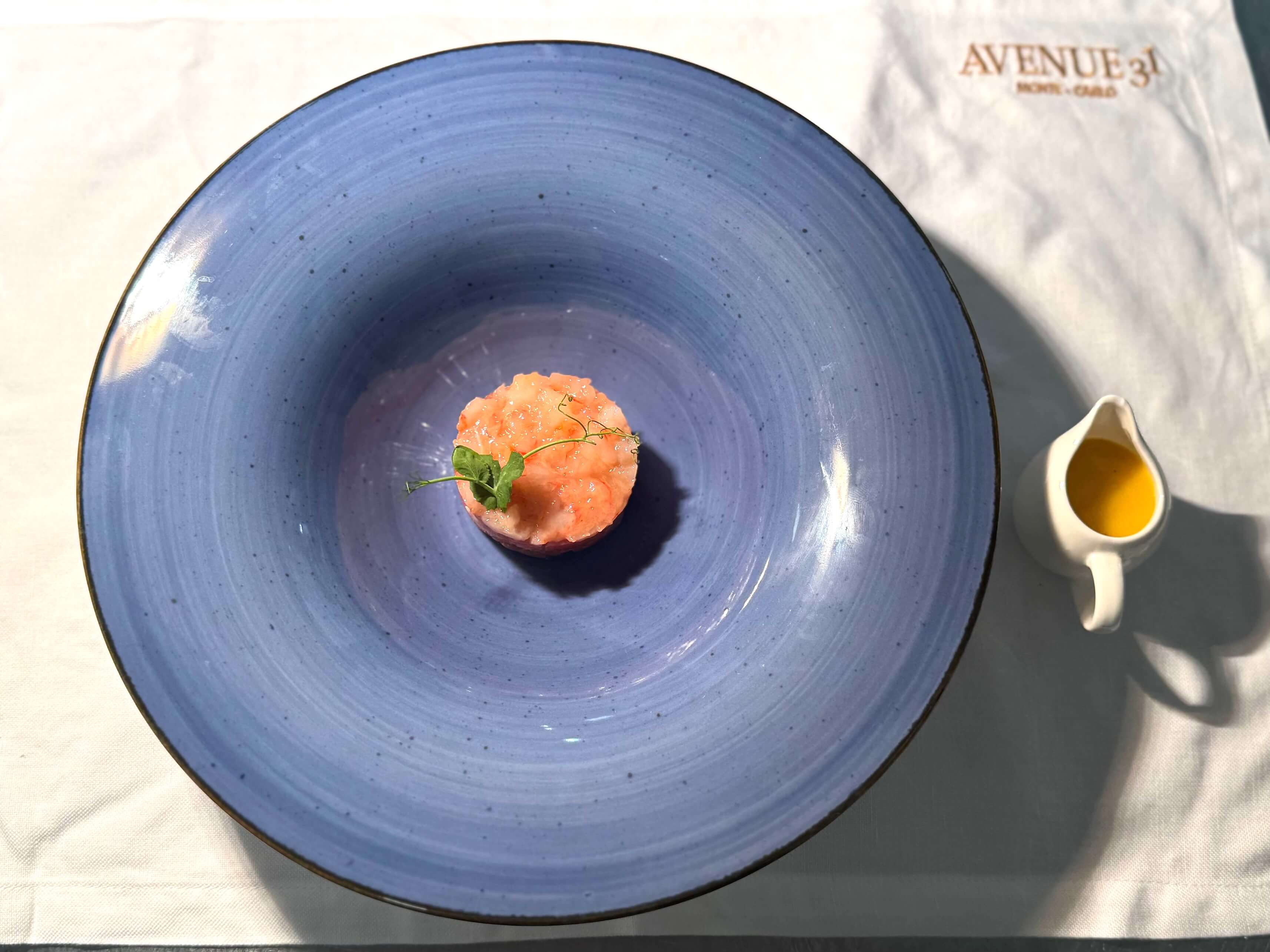 Tuna and red shrimp tartare, tomato coulis - Avenue 31 | Mediterranean Cuisine Delivery in Monaco